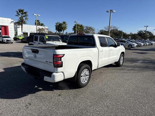 2022 Nissan Frontier SV