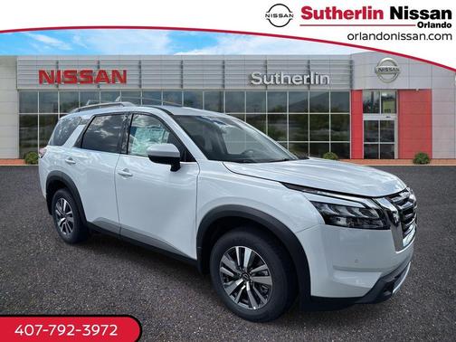 2025 Nissan Pathfinder SL