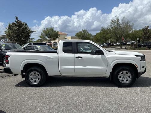 Glacier White 2022 Nissan Frontier S