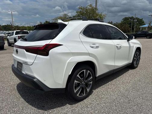 2024 Lexus UX 250h Premium