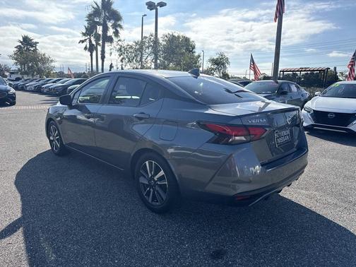 2021 Nissan Versa 1.6 SV