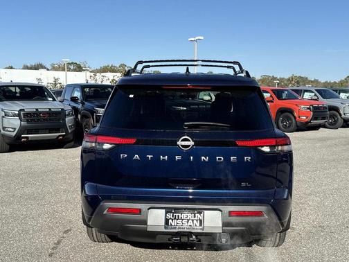 2026 Nissan Pathfinder SL