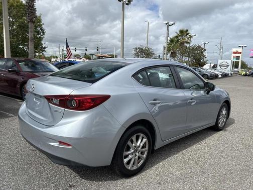 Sonic Silver Metallic 2017 Mazda Mazda3 Sport