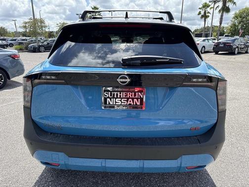 2025 Nissan Kicks SR