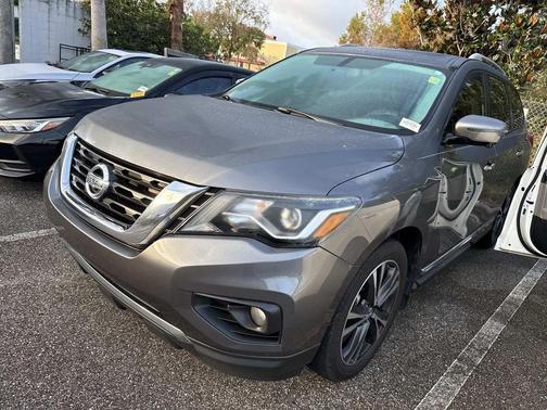 2017 Nissan Pathfinder Platinum