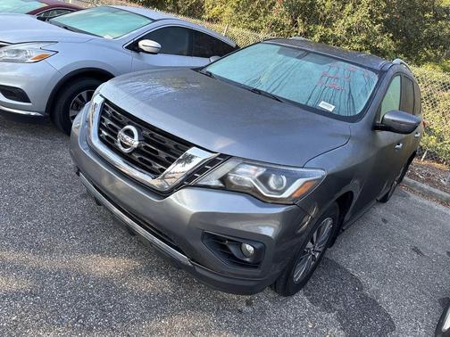 2020 Nissan Pathfinder SV