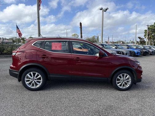 2022 Nissan Rogue Sport SV