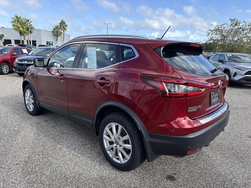 2022 Nissan Rogue Sport SV