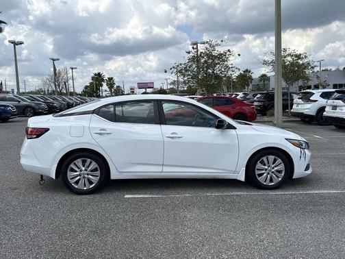 Cloud White 2022 Nissan Sentra S