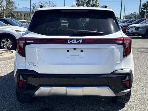 2025 Kia Seltos SX