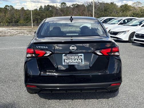 2025 Nissan Versa 1.6 SR