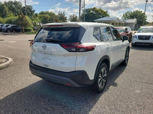 White 2022 Nissan Rogue SV