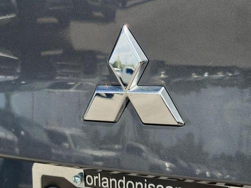 Graphite Gray 2024 Mitsubishi Outlander SE