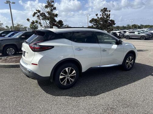 2024 Nissan Murano SV