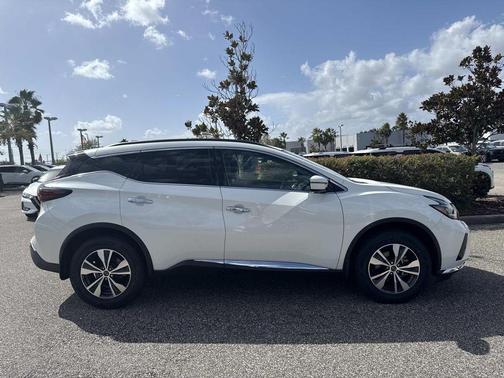 2024 Nissan Murano SV