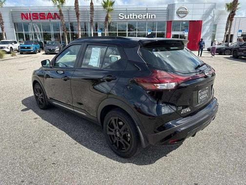 2023 Nissan Kicks SR