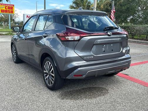 2023 Nissan Kicks SV