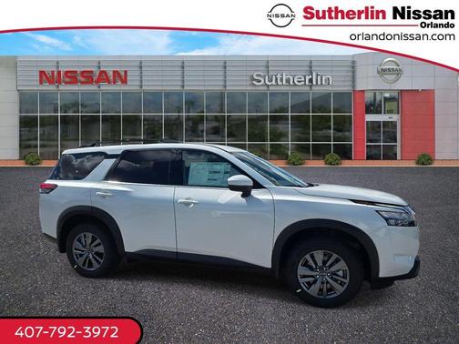 2025 Nissan Pathfinder SV