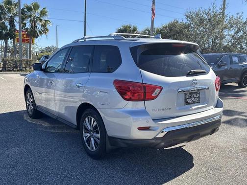 2019 Nissan Pathfinder S