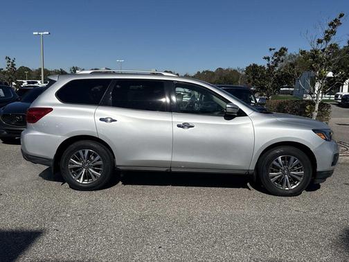 2019 Nissan Pathfinder S