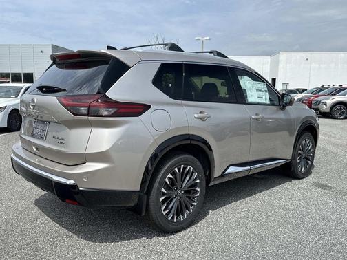 Champagne Silve 2026 Nissan Rogue Platinum