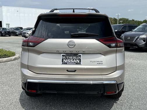 Champagne Silve 2026 Nissan Rogue Platinum