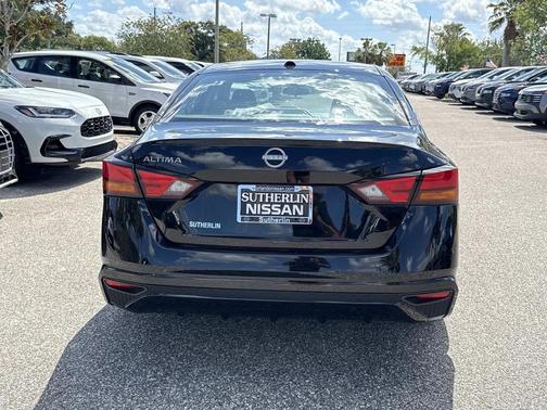 Super Black 2025 Nissan Altima SV