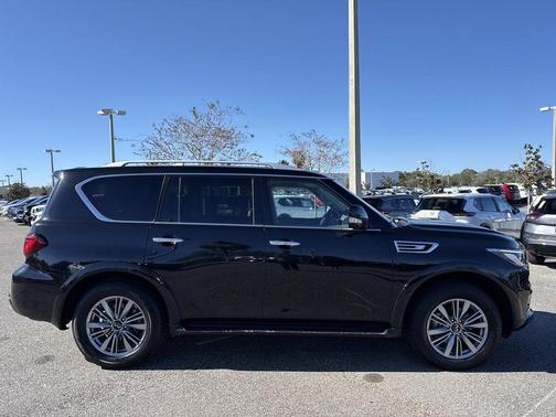 2024 INFINITI QX80 Luxe