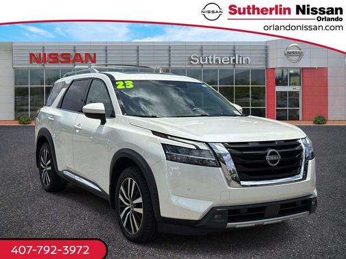White 2023 Nissan Pathfinder Platinum