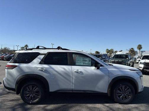 2026 Nissan Pathfinder SV