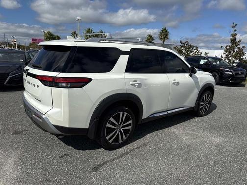 2024 Nissan Pathfinder Platinum