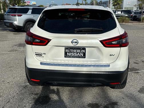 2022 Nissan Rogue Sport SV