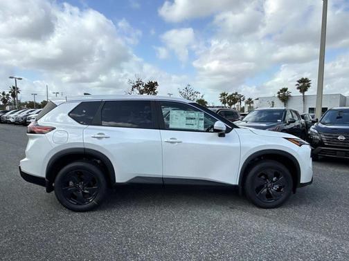 Everest White P 2026 Nissan Rogue SV
