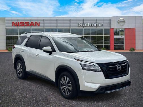 2024 Nissan Pathfinder SL