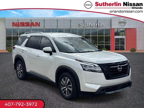 2024 Nissan Pathfinder SL
