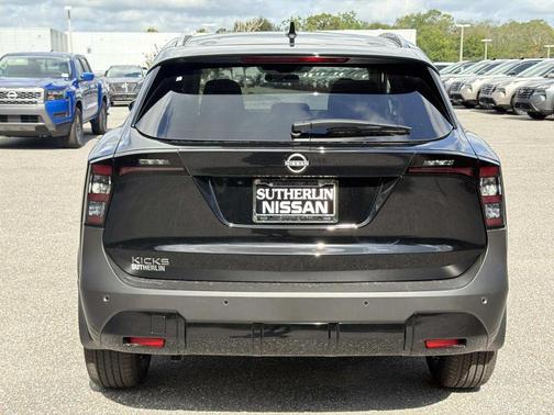 Super Black 2026 Nissan Kicks SV