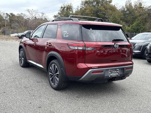 2026 Nissan Pathfinder Platinum