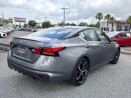 Gun Metallic 2025 Nissan Altima SR