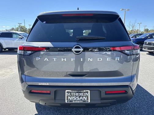 2025 Nissan Pathfinder S