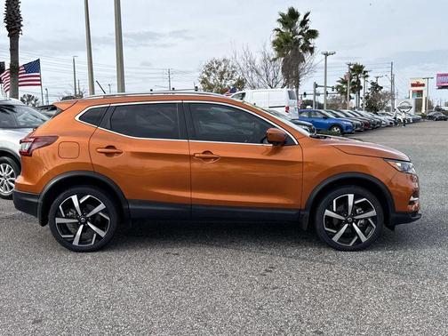 2022 Nissan Rogue Sport SL