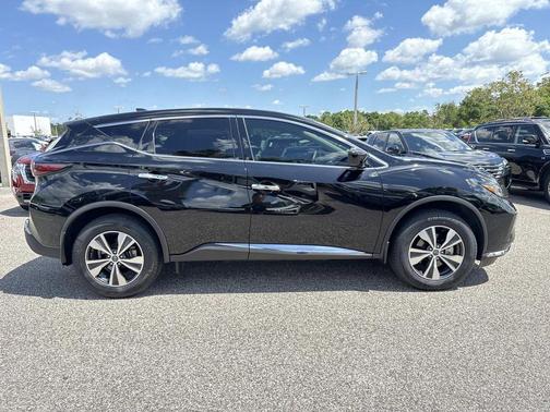 Black 2023 Nissan Murano S