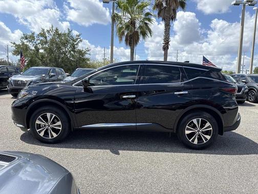 Black 2023 Nissan Murano S