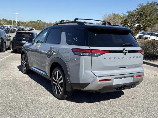 2024 Nissan Pathfinder Platinum