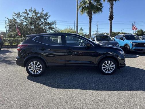 2022 Nissan Rogue Sport S