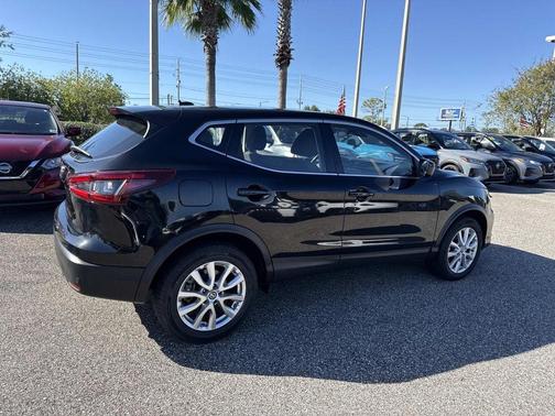 2022 Nissan Rogue Sport S