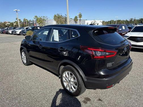 2022 Nissan Rogue Sport S