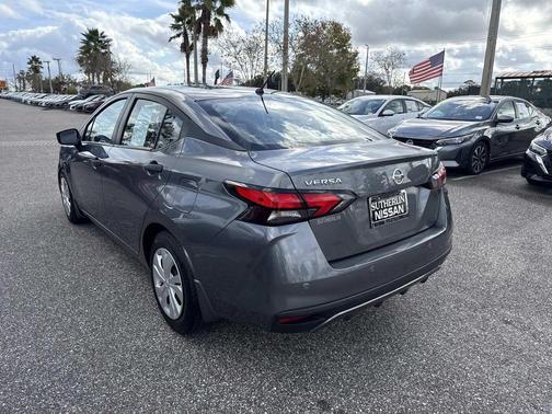 2022 Nissan Versa S