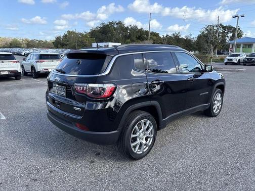 2023 Jeep Compass Latitude Lux