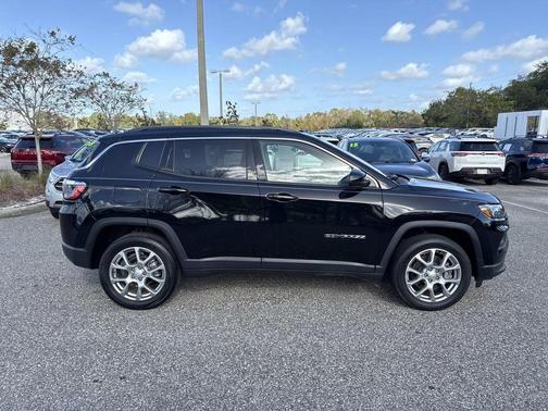2023 Jeep Compass Latitude Lux