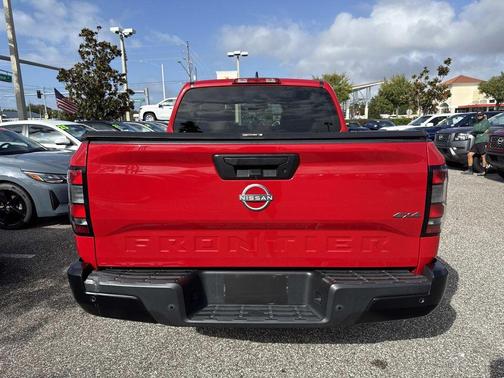 2022 Nissan Frontier S
